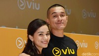 Dalam web series tersebut ia beradu akting dengan Miller Khan. Pool/Noel/detikFoto.