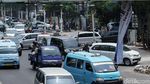 Duh... Ada Spanduk Gelantungan di JPO Pal Putih