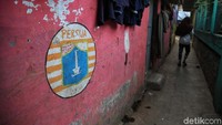 Seperti diketahui, Kampung Rawajati merupakan daerah langganan banjir setiap tahunnya.