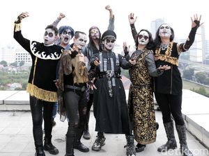Gonta-ganti Personel, Drummer Kuburan Jadi CEO