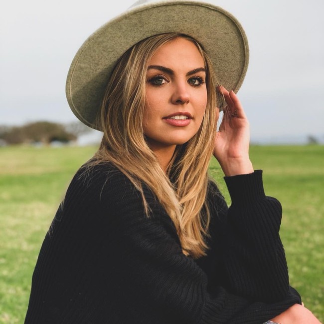 Kini Hannah Brown menerima bayaran enam digit dollar AS atau paling tidak Rp 1,3 miliaran dari The Bachelorette yang tayang awal tahun ini. Acara tersebut pun membuatnya terkenal dan mendapat banyak kesempatan karier lain. Foto: Instagram @hannahbrown