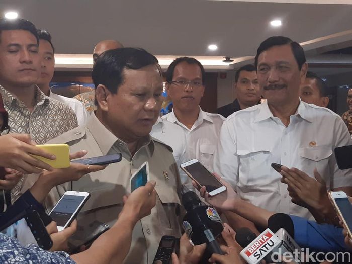 Foto: Menhan Prabowo Subianto bertemu Menko Maritim Luhut Binsar Pandjaitan/Achmad Dwi Afriyadi-detikFinance Foto: Menhan Prabowo Subianto bertemu Menko Maritim Luhut Binsar Pandjaitan/Achmad Dwi Afriyadi-detikFinance
