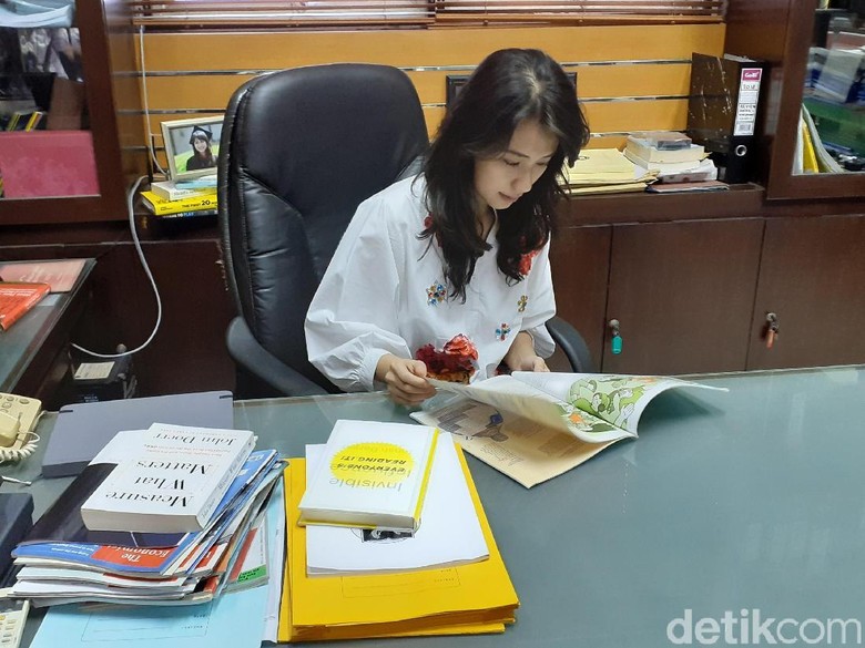 Sederet Kiat Sukses ala Rektor Termuda Risa Santoso Sederet Kiat Sukses ala Rektor Termuda Risa Santoso