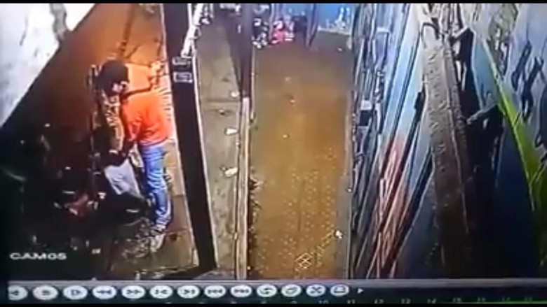 Viral Video Pria Dijebak Polisi di Kalideres, Ini Penjelasan Kapolsek Viral Video Pria Dijebak Polisi di Kalideres, Ini Penjelasan Kapolsek