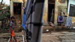 Mereka yang Bertahan di Kampung Langganan Banjir