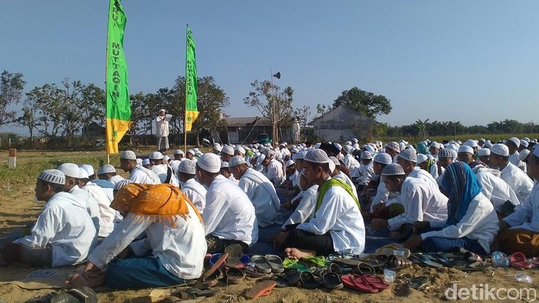 Giliran Ulama di Madura Gelar Salat Minta Hujan Giliran Ulama di Madura Gelar Salat Minta Hujan