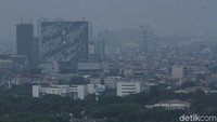 Gencarnya pembangunan di Jakarta juga menjadi salah satu penyebab tingginya polusi.