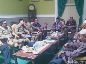 Geruduk Kantor Bupati, Warga Demak Kembali Tuntut Penutupan Karaoke