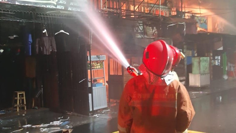 Kebakaran Rumah di Tambora Jakbar Diduga Akibat Ledakan Kompor Gas Kebakaran Rumah di Tambora Jakbar Diduga Akibat Ledakan Kompor Gas