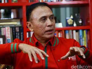 Iwan Bule Dulu Bek Kanan Persib Junior