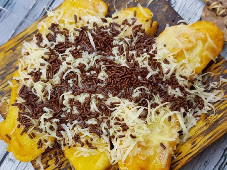 Awali Hari Jumat dengan Pisang Goreng Klasik dan Kopi Hangat Ini