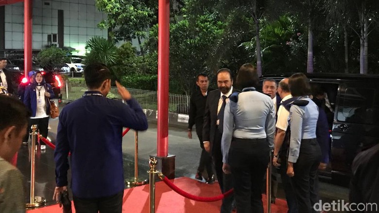 Menteri dan Pimpinan MPR Hadiri Pembukaan Kongres NasDem Menteri dan Pimpinan MPR Hadiri Pembukaan Kongres NasDem