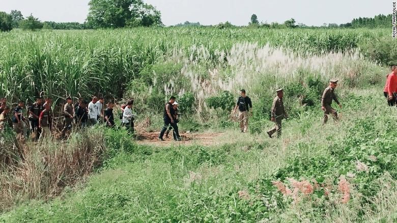 Kabur, Tersangka Narkoba Tembak Kepalanya Sendiri Saat Akan Ditangkap Kabur, Tersangka Narkoba Tembak Kepalanya Sendiri Saat Akan Ditangkap