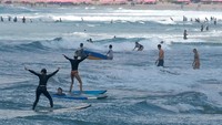 Selain Bali, beberapa daerah juga terkena dampak gelombang tinggi seperti, Selat Badung, Selat Lombok dan Samudera Hindia Selatan.