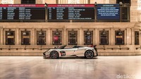 Pendiri dan Kepala Desainer Pagani Automobili, Horacio Pagani menyebut dalam membangun mobil memegang prinsip Leonardo Da Vinc Seni dan Sains dapat berjalan beriringan, senada dengan tempat pameran yang bertajuk Pagani. The Story of Dream. Istimewa/Dok. Pagani.