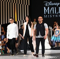 Tiga desainer Indonesia merilis busana dengan menginterpresentasikan kisah dan karakter dalam film Maleficent di panggung fahion show Jakarta Fashion Week 2020, Senayan City, jakarta, Kamis [24/10/2019]. Foto: Rifkianto Nugroho/detikcom