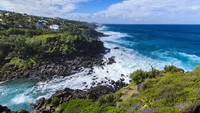 Traveler pun dilarang berenang dan main surfing di luar wilayah laguna Pulau Reunion. Ratusan ekor hiu sudah siap menyerang jika traveler tetap nekat berenang di perairan tersebut. (iStock)