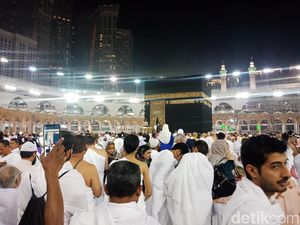 Diiringi Air Mata Haru, Marbut dan Majelis Taklim DKI Selesai Umrah