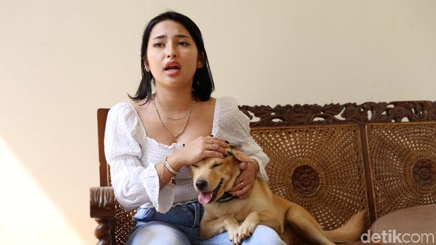 Jorok! Jennifer Coppen Sering Tak Mandi Kalau lagi di Rumah