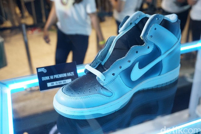 Sneakers Dunk HI Premium Haze yang dapat ditemui di Culture Cartel juga menjadi incaran para sneakerhead. Harganya Rp 10 juta.  Foto: Daniel Ngantung/Wolipop