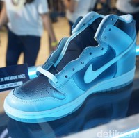 Sneakers Dunk HI Premium Haze yang dapat ditemui di Culture Cartel juga menjadi incaran para sneakerhead. Harganya Rp 10 juta.  Foto: Daniel Ngantung/Wolipop