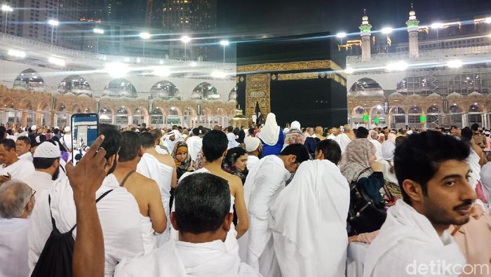 Ilustrasi Jamaah Umrah (Kanavino/detikcom) Ilustrasi Jamaah Umrah (Kanavino/detikcom)