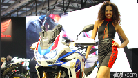 CRF1100L Africa Twin Adventure Sports terpisah dari Africa Twin, datang sepenuhnya dilengkapi untuk jarak jauh dengan windshield yang bisa disesuaikan lima tahap, tiga tahap lampu menikung, ban tubeless dan tangki 24.8 L. Foto: M Luthfi Andika