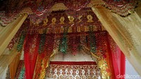 Penampakan ornamen di bagian dalam Rumah Lembaga Adat Melayu yang berada di kawasan Kabupaten Karimun, Kepulauan Riau.