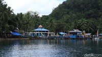 Berkunjung ke Raja Ampat, jangan lupa lihat kearifan masyarakatnya. Salah satu yang menarik adalah Kampung Lopintol yang mayoritas beragama Islam (Randy/detikcom)
