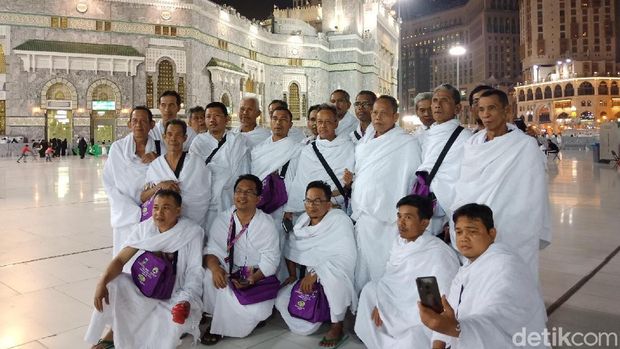 Diiringi Air Mata Haru, Marbut dan Majelis Taklim DKI Selesai Umrah