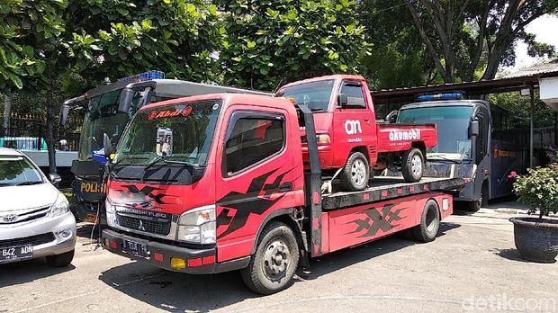 Deretan Mobil-Motor Bos Akumobil yang Dibeli Pakai Duit Konsumen