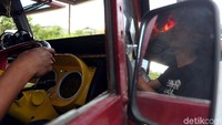 Bicara soal mesin, bus kayu kebanyakan menggunakan mesin Mitsubishi PS dan Toyota Rhino. Perawatan mesin bus kayu ini pun relatif mudah.