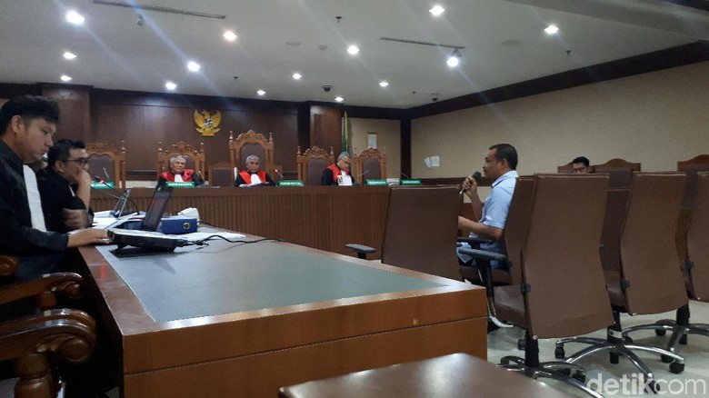 Cerita Nelayan Penyuap Gubernur Kepri: Urus Izin Harus Ada Biaya Cerita Nelayan Penyuap Gubernur Kepri: Urus Izin Harus Ada Biaya
