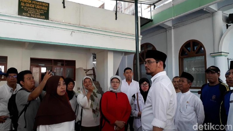 Siswa-siswi SDN Gentong Pasuruan akan Direlokasi ke Gedung Madrasah Diniyah Siswa-siswi SDN Gentong Pasuruan akan Direlokasi ke Gedung Madrasah Diniyah
