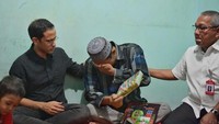 Nadiem menyampaikan belasungkawa secara langsung kepada keluarga korban. Selain itu, tim dari Kemendikbud memberikan santunan kepada keluarga korban. Foto: (Jilan Rifai/BKLM Kemendikbud)