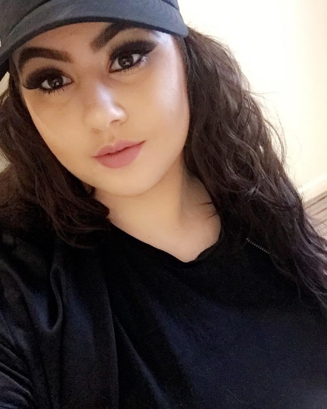 Berat Charna kini 101 kg. Ia pun pergi ke gym empat kali seminggu untuk menyeimbangkan makanan tidak sehat yang ia makan. Foto: Instagram