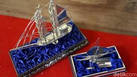 Kerajinan pewter timah ini dijual dengan harga yang beraneka ragam tergantung ukuran dan tingkat kesulitan pembuatannya.