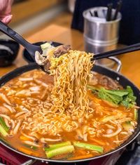 Yuk! Ramai-ramai Makan Budae Jjigae Enak di 5 Tempat Ini 