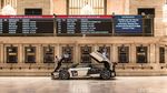Grand Central Station New York Diserbu Mobil Sport Super Mahal