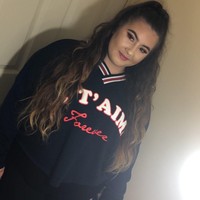 Aku harus menunjukkan betapa percaya dirinya aku. Aku mungkin mendapatkan sesuatu yang tersangkut di gigi atau di sekitar mulutku, tetapi orang-orang suka betapa lucunya saya, kata Charna seperti dilansir Mirror. Foto: Instagram