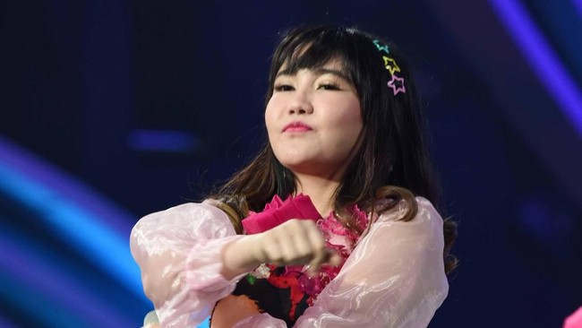 5 Momen Kulineran Via Vallen yang Kini Pangling karena Chubby