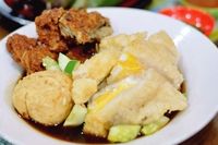 Duh Bikin Laper! Makan Ayam Rempah, Sego Sirem hingga Pempek Mantap
