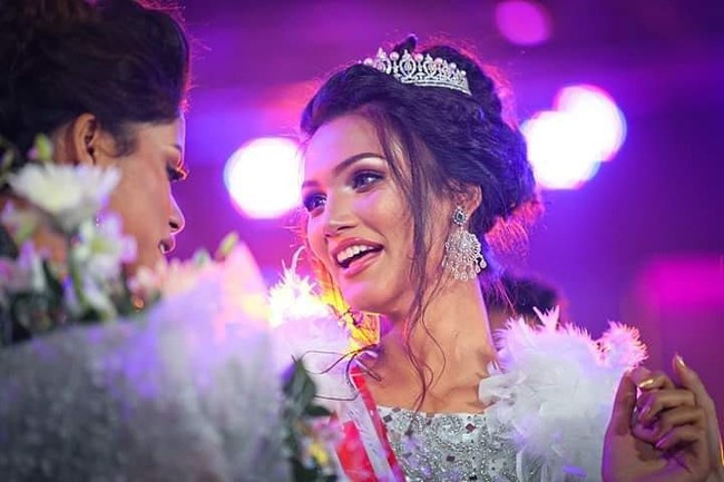 Kehadiran Shirin dalam ajang Miss Universe mengundang perbincangan karena sebelumnya belum pernah ada perwakilan dari negara-negara di Asia Selatan yang mayoritas warganya muslim atau negara-negara dengan hukum Islam. Foto: Instagram @shirin_shela_