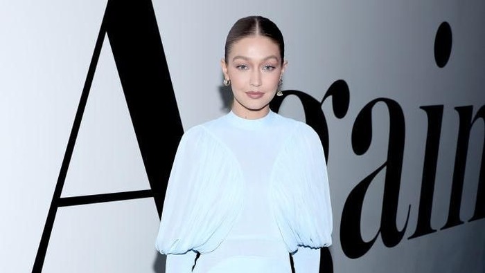 NEW YORK, NEW YORK - NOVEMBER 06: Gigi Hadid attends the WSJ. Magazine 2019 Innovator Awards sponsored by Harry Winston and RÃ©my Martinat MOMA on November 06, 2019 in New York City. (Photo by Bennett Raglin/Getty Images for WSJ. Magazine Innovators Awards)