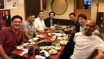Begini Keseruan Taufik Hidayat Saat Kulineran Seafood
