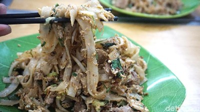 Enaknya Kwetiau Mulur Telur Bebek gaya Medan yang Legendaris di Mangga Besar