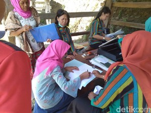 Ramai-ramai Warga Kawasan Rawan Bencana Merapi Arsipkan Surat Penting