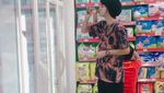 Intip Gaya Rio Ramadhan, Kekasih Ganteng Kekeyi Saat Nongkrong di Kafe