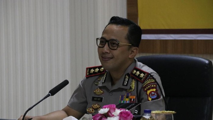 Kapolresta Tangerang AKBP Ade Ary Syam Indradi Sebar No HP ke Warga