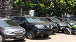 Penampakan Mobil-Motor Bos Akumobil yang Dibeli Pakai Duit Konsumen